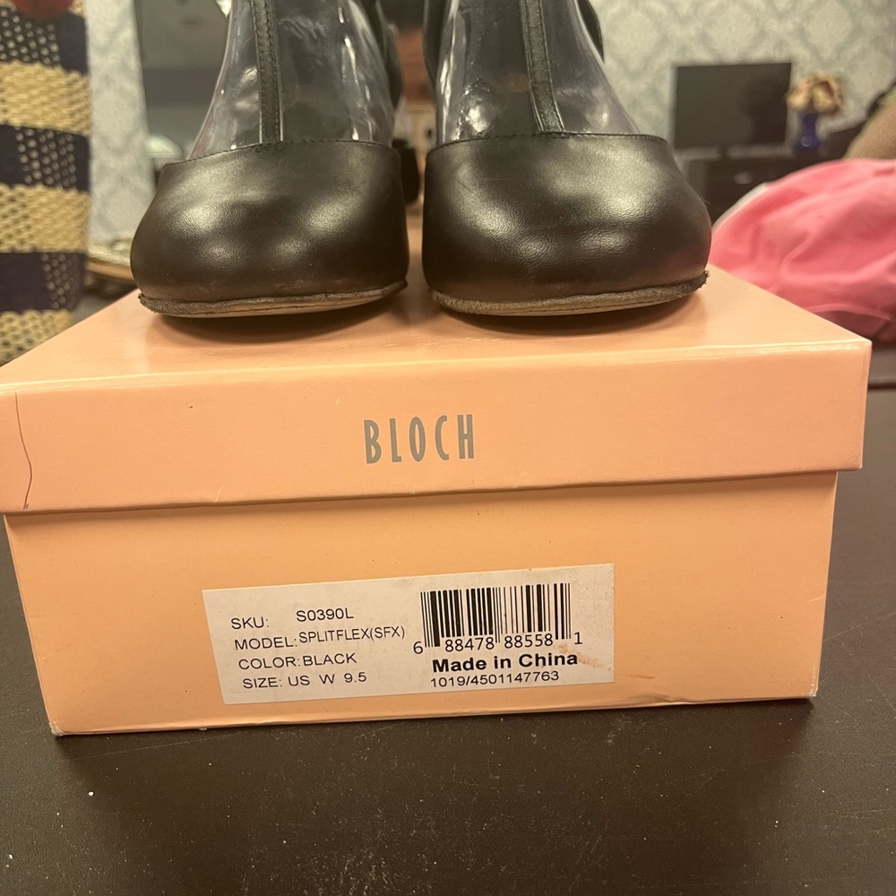 COPY - 9.5-Bloch Black Split-flex character dance  shoe- EUC